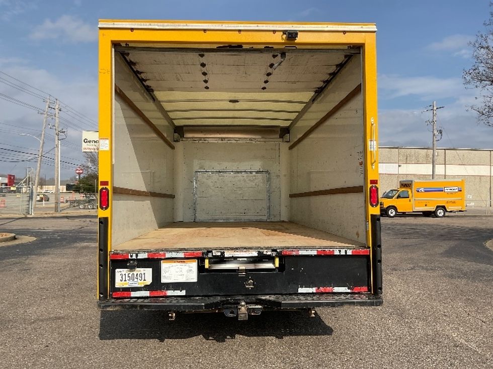 Light Duty Box Truck-Light and Medium Duty Trucks-Ford-2022-E350-Memphis-TN-100,478\n\t\tmiles-$ 27,500 - Image 8