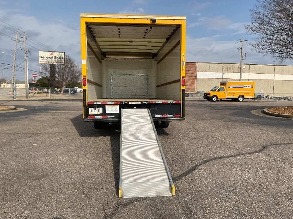 Light Duty Box Truck-Light and Medium Duty Trucks-Ford-2022-E350-Memphis-TN-100,478\n\t\tmiles-$ 27,500 - Image 9