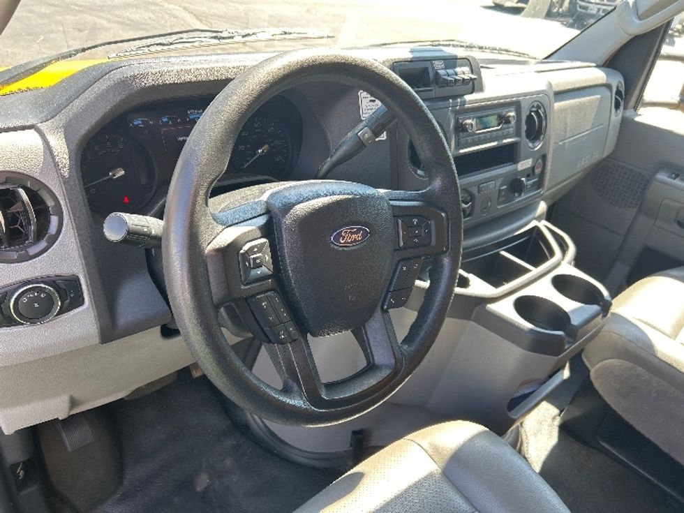 Light Duty Box Truck-Light and Medium Duty Trucks-Ford-2022-E350-Memphis-TN-103,233\n\t\tmiles-$ 26,000 - Image 16