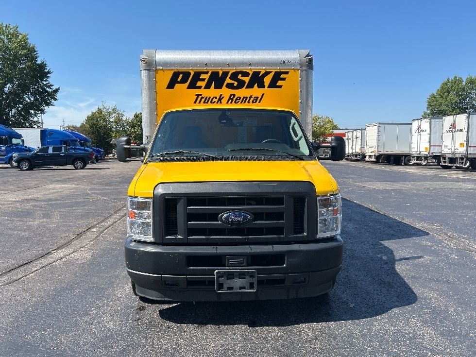 Light Duty Box Truck-Light and Medium Duty Trucks-Ford-2022-E350-Memphis-TN-103,233\n\t\tmiles-$ 26,000 - Image 2