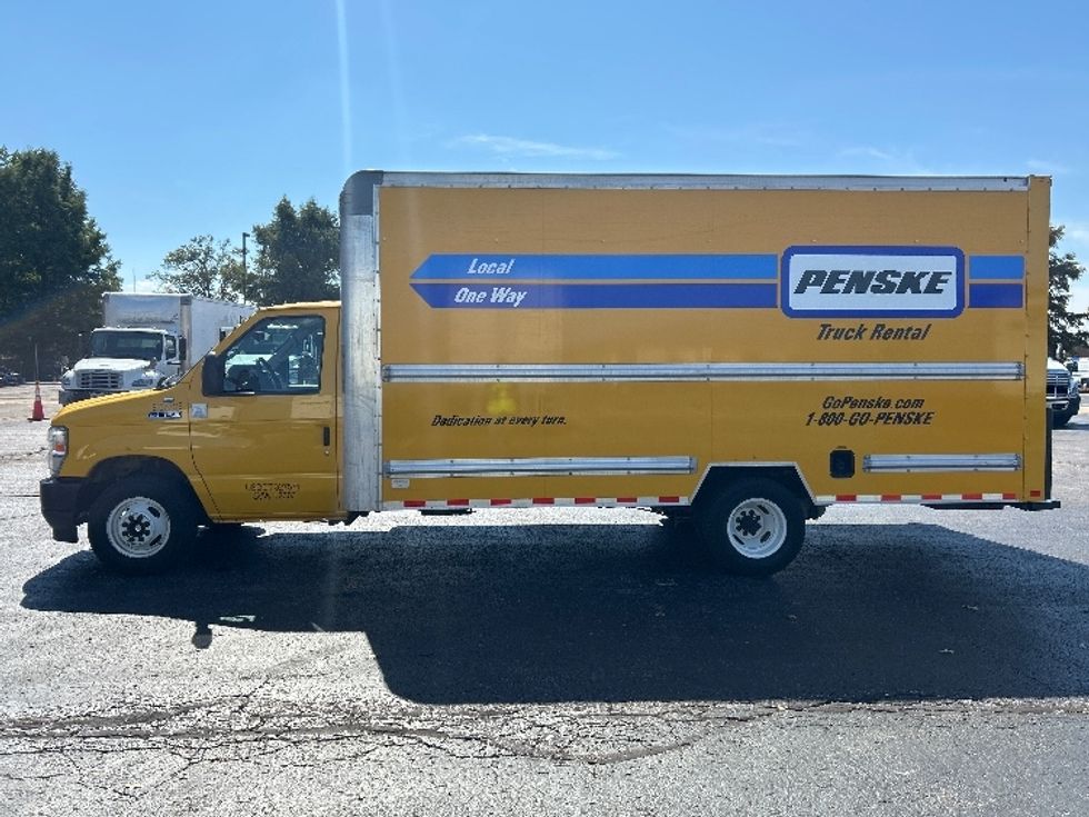 Light Duty Box Truck-Light and Medium Duty Trucks-Ford-2022-E350-Memphis-TN-103,233\n\t\tmiles-$ 26,000 - Image 4