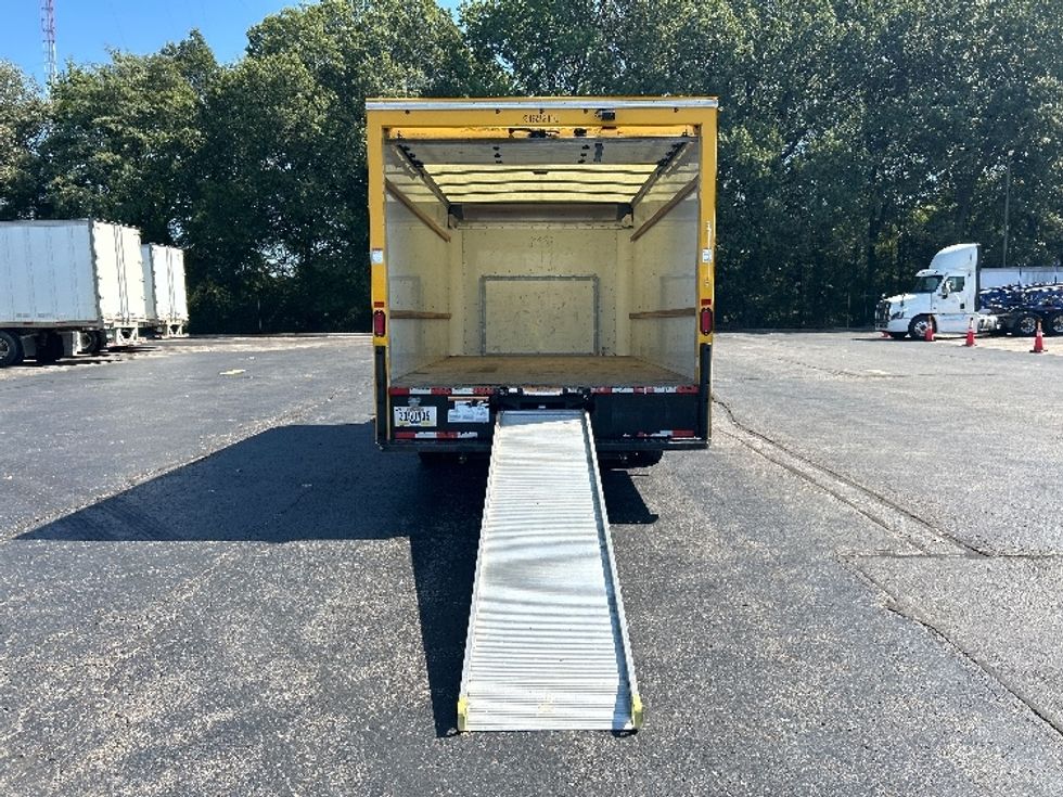 Light Duty Box Truck-Light and Medium Duty Trucks-Ford-2022-E350-Memphis-TN-103,233\n\t\tmiles-$ 26,000 - Image 9