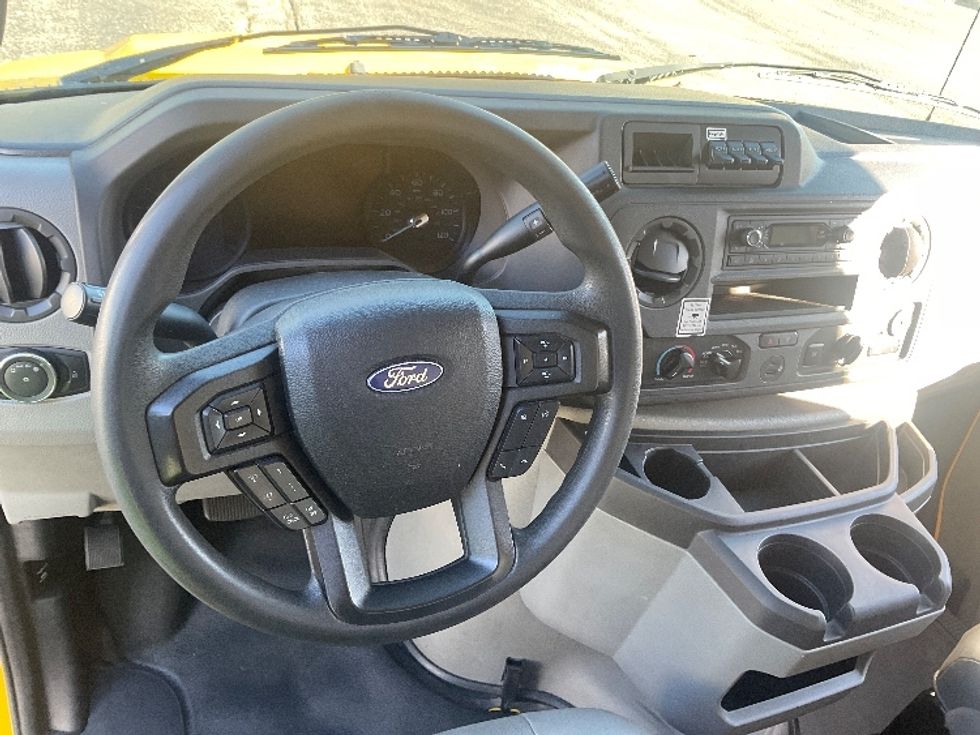 Light Duty Box Truck-Light and Medium Duty Trucks-Ford-2022-E350-Memphis-TN-106,725\n\t\tmiles-$ 29,750 - Image 18