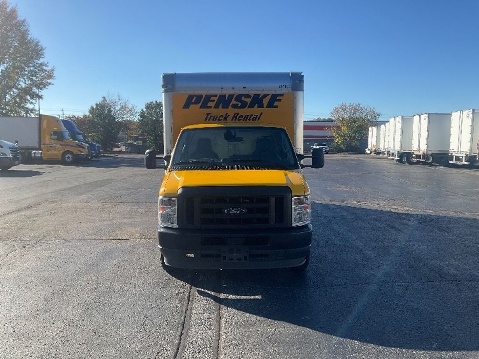 2022 Ford E-350 photo 2