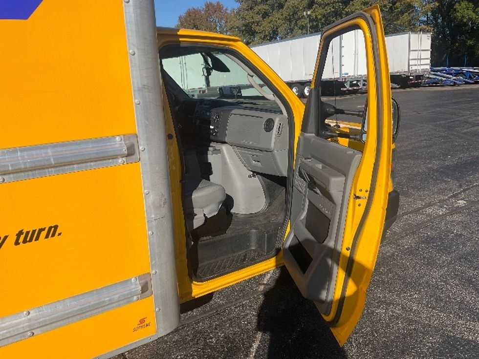Light Duty Box Truck-Light and Medium Duty Trucks-Ford-2022-E350-Memphis-TN-106,725\n\t\tmiles-$ 29,750 - Image 20