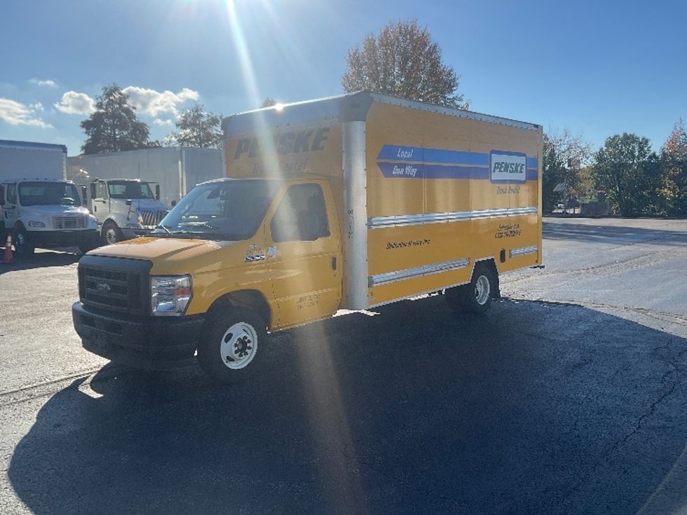 2022 Ford E-350 photo 3