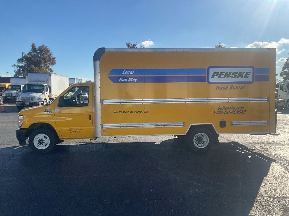 2022 Ford E-350 photo 4