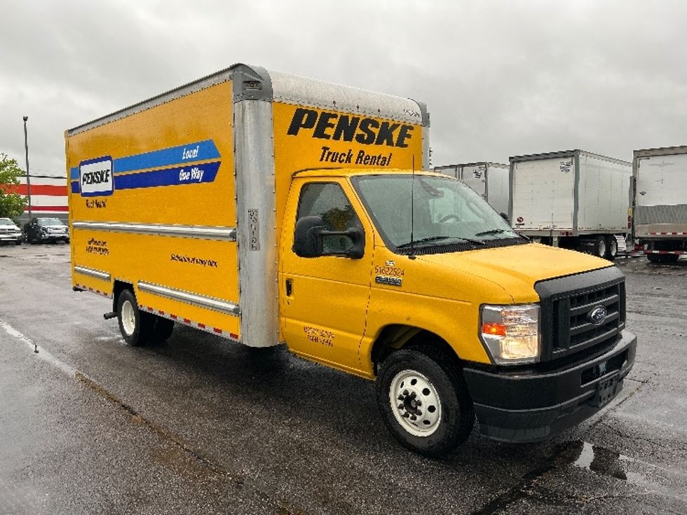 Light Duty Box Truck-Light and Medium Duty Trucks-Ford-2022-E350-Memphis-TN-122,449\n\t\tmiles-$ 23,000 - Image 1