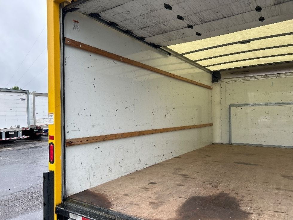 Light Duty Box Truck-Light and Medium Duty Trucks-Ford-2022-E350-Memphis-TN-122,449\n\t\tmiles-$ 23,000 - Image 11