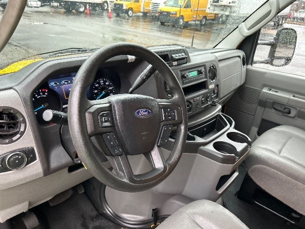 Light Duty Box Truck-Light and Medium Duty Trucks-Ford-2022-E350-Memphis-TN-122,449\n\t\tmiles-$ 23,000 - Image 17