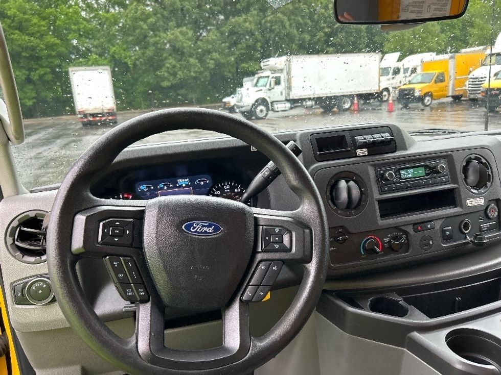 Light Duty Box Truck-Light and Medium Duty Trucks-Ford-2022-E350-Memphis-TN-122,449\n\t\tmiles-$ 23,000 - Image 18