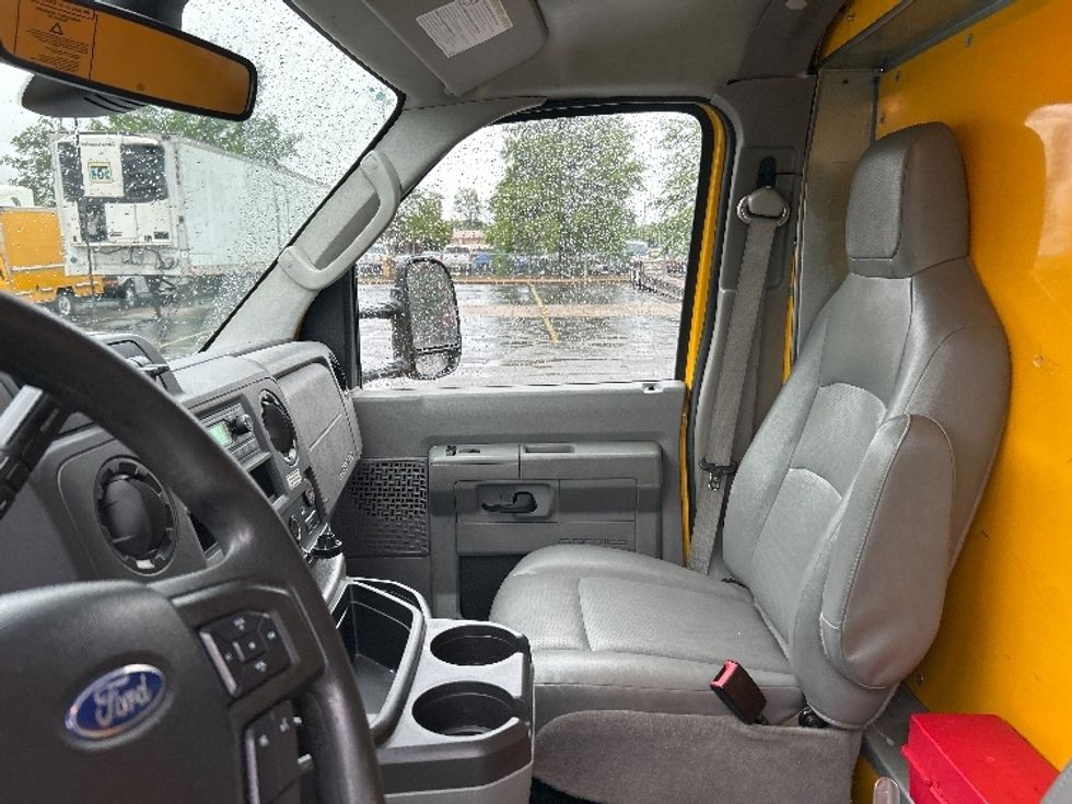 Light Duty Box Truck-Light and Medium Duty Trucks-Ford-2022-E350-Memphis-TN-122,449\n\t\tmiles-$ 23,000 - Image 19