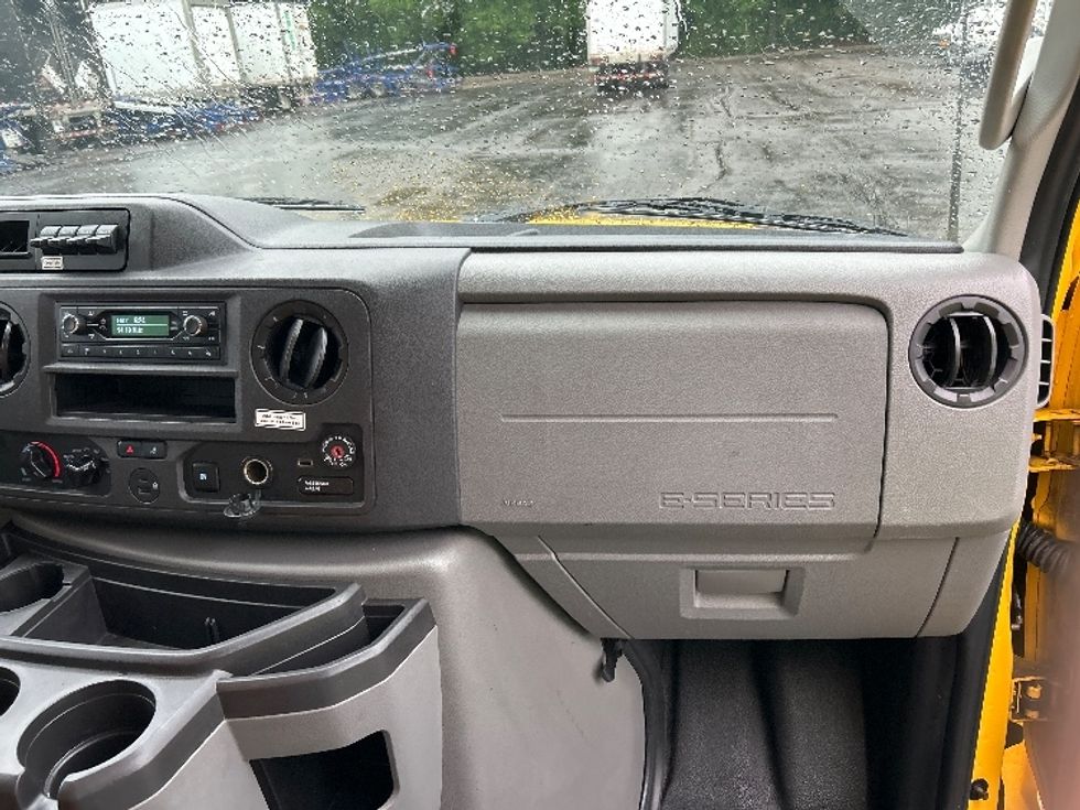 Light Duty Box Truck-Light and Medium Duty Trucks-Ford-2022-E350-Memphis-TN-122,449\n\t\tmiles-$ 23,000 - Image 21