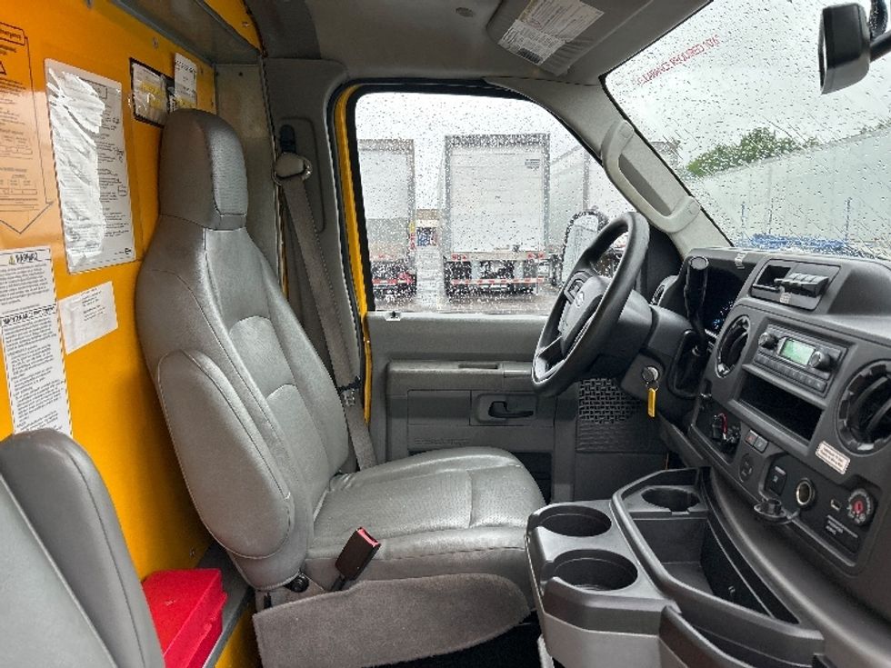 Light Duty Box Truck-Light and Medium Duty Trucks-Ford-2022-E350-Memphis-TN-122,449\n\t\tmiles-$ 23,000 - Image 22