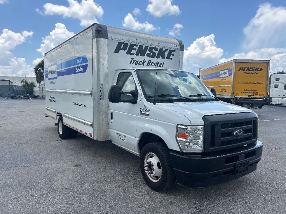 Light Duty Box Truck-Light and Medium Duty Trucks-Ford-2022-E350-Miami-FL-122,460\n\t\tmiles-$ 27,500 - Image 1