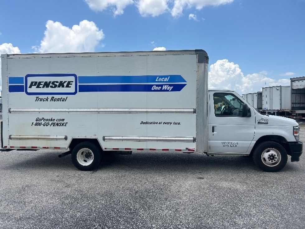 Light Duty Box Truck-Light and Medium Duty Trucks-Ford-2022-E350-Miami-FL-122,460\n\t\tmiles-$ 27,500 - Image 13