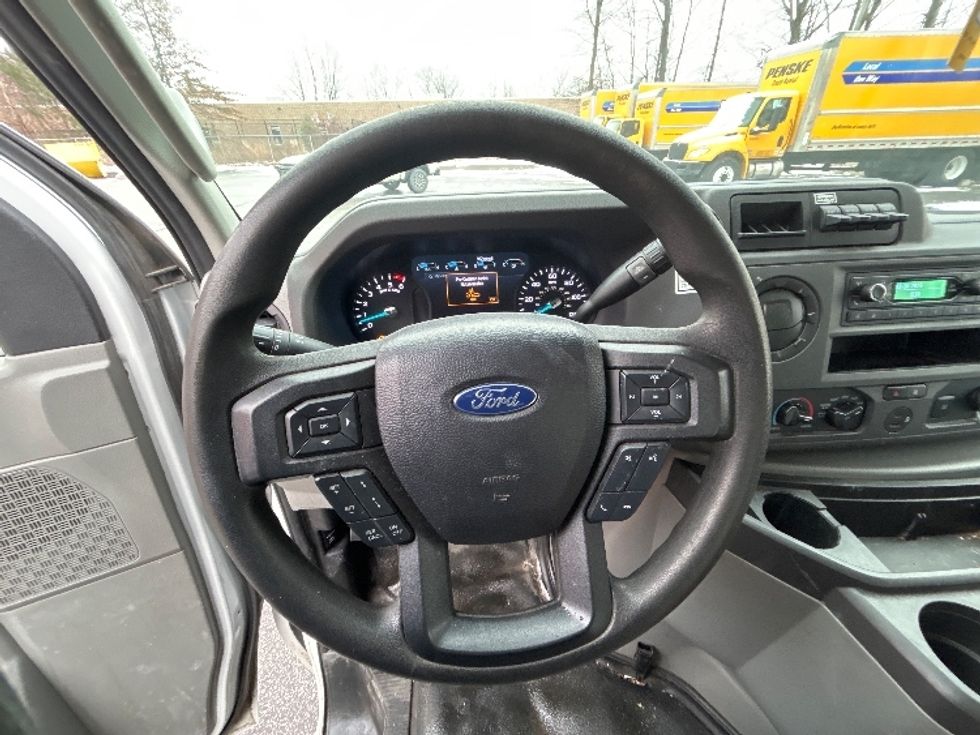 Light Duty Box Truck-Light and Medium Duty Trucks-Ford-2022-E350-Middlefield-OH-100,405\n\t\tmiles-$ 30,500 - Image 15