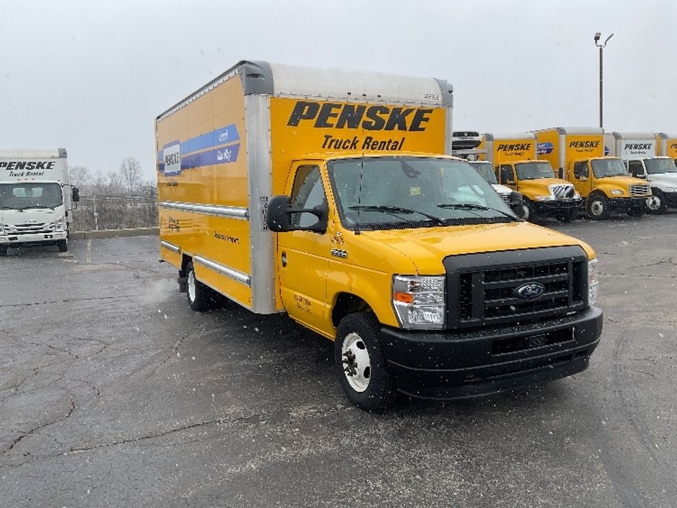 Light Duty Box Truck-Light and Medium Duty Trucks-Ford-2022-E350-Middlefield-OH-103,616\n\t\tmiles-$ 26,500 - Image 1