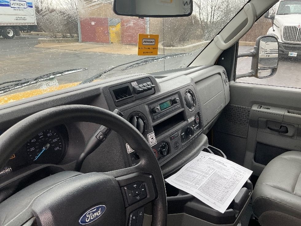 Light Duty Box Truck-Light and Medium Duty Trucks-Ford-2022-E350-Middlefield-OH-103,616\n\t\tmiles-$ 26,500 - Image 17