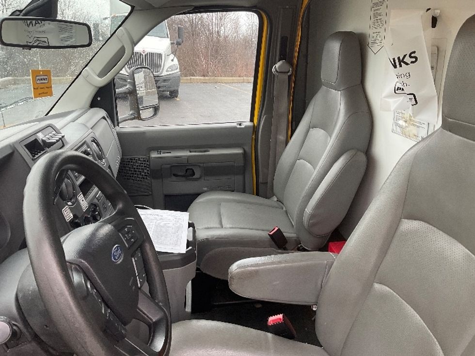 Light Duty Box Truck-Light and Medium Duty Trucks-Ford-2022-E350-Middlefield-OH-103,616\n\t\tmiles-$ 26,500 - Image 18