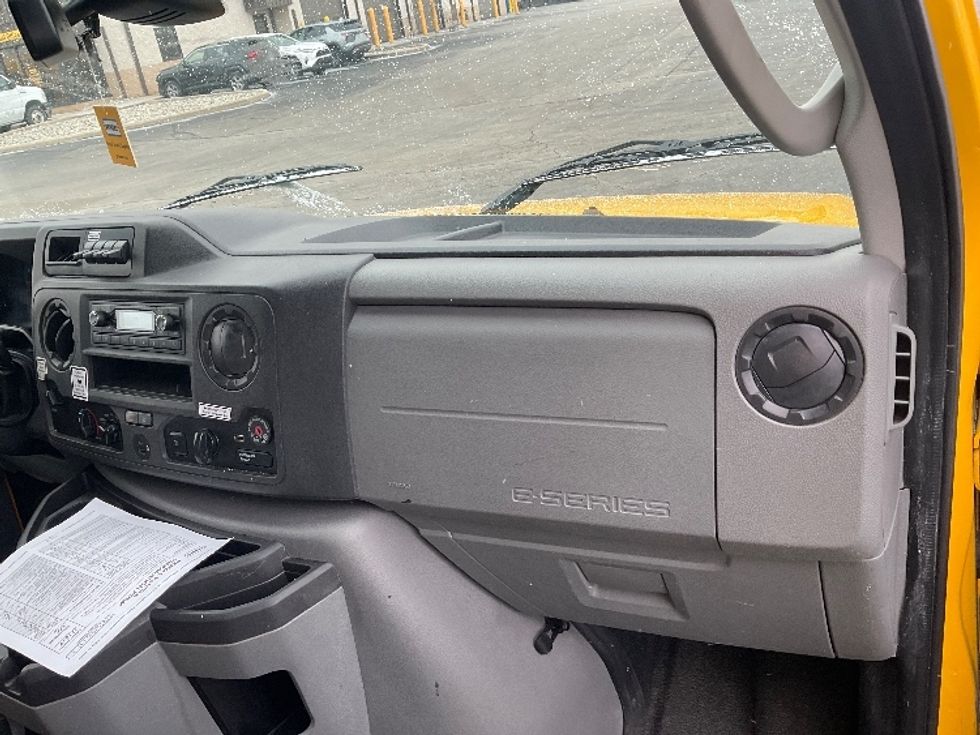 Light Duty Box Truck-Light and Medium Duty Trucks-Ford-2022-E350-Middlefield-OH-103,616\n\t\tmiles-$ 26,500 - Image 20