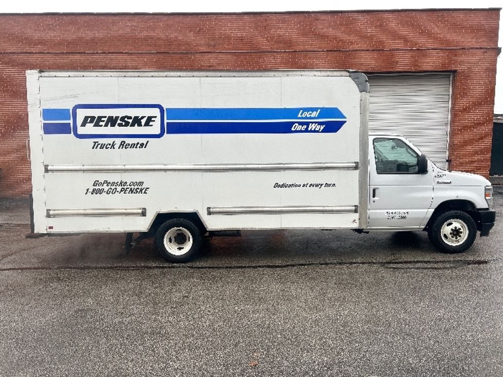 Light Duty Box Truck-Light and Medium Duty Trucks-Ford-2022-E350-Middlefield-OH-104,635\n\t\tmiles-$ 29,750 - Image 12
