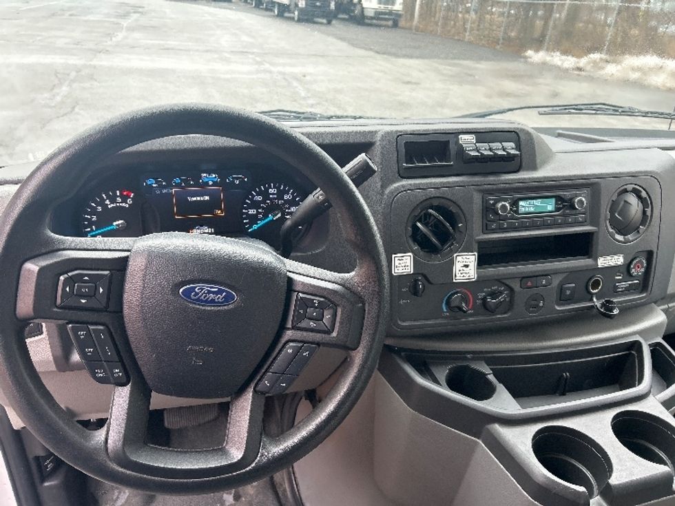 Light Duty Box Truck-Light and Medium Duty Trucks-Ford-2022-E350-Middlefield-OH-104,635\n\t\tmiles-$ 29,750 - Image 15