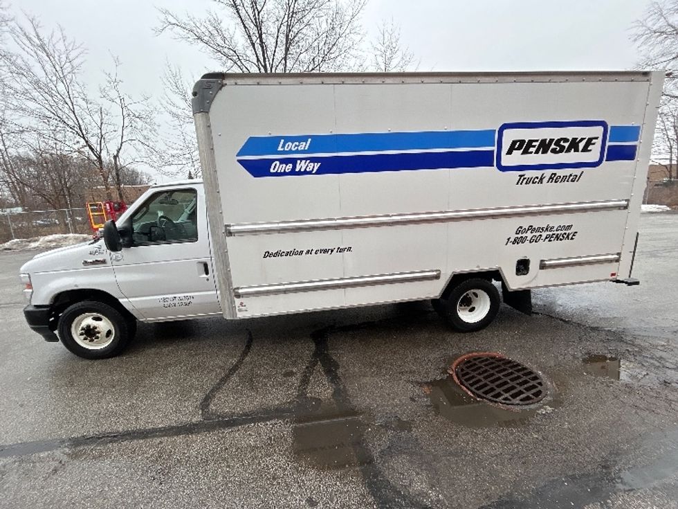 Light Duty Box Truck-Light and Medium Duty Trucks-Ford-2022-E350-Middlefield-OH-104,635\n\t\tmiles-$ 29,750 - Image 4
