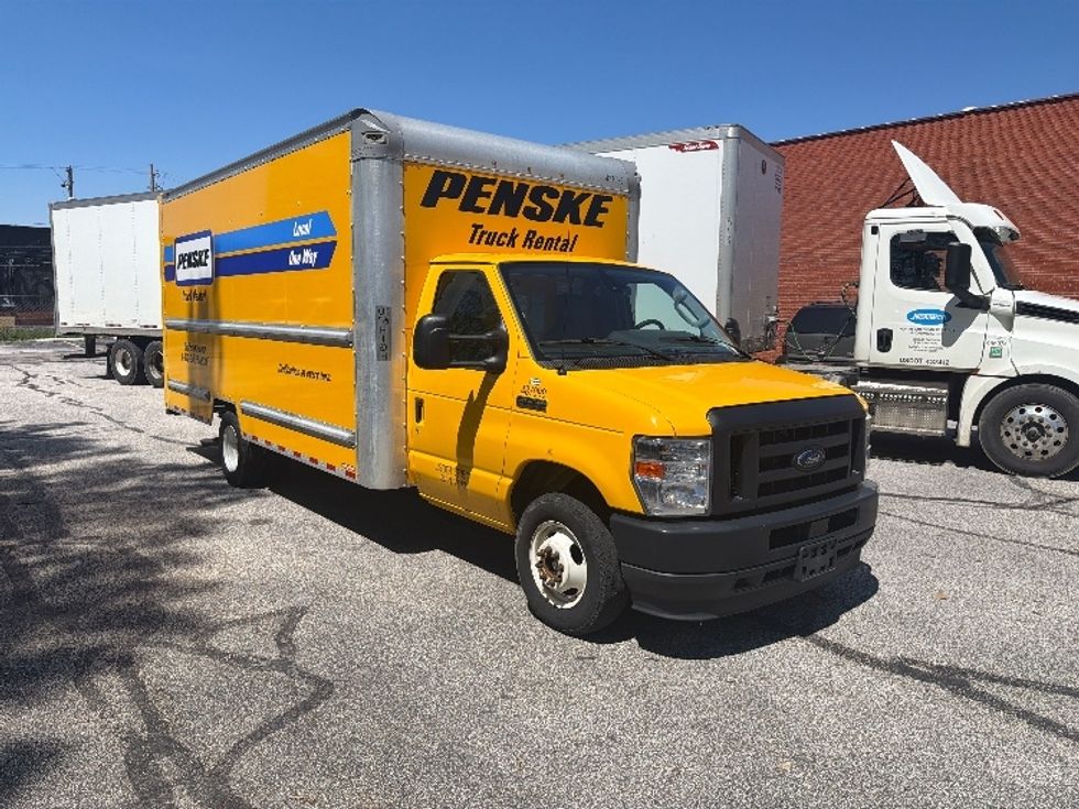 Light Duty Box Truck-Light and Medium Duty Trucks-Ford-2022-E350-Middlefield-OH-104,808\n\t\tmiles-$ 25,250 - Image 1