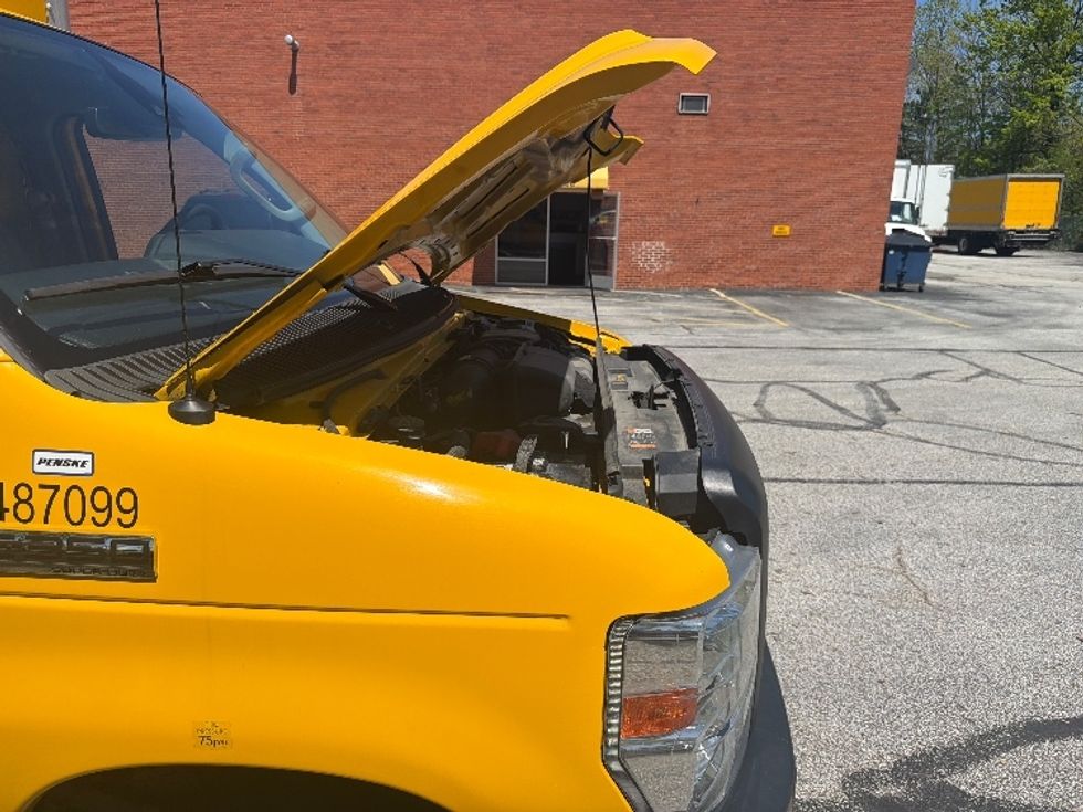 Light Duty Box Truck-Light and Medium Duty Trucks-Ford-2022-E350-Middlefield-OH-104,808\n\t\tmiles-$ 25,250 - Image 20