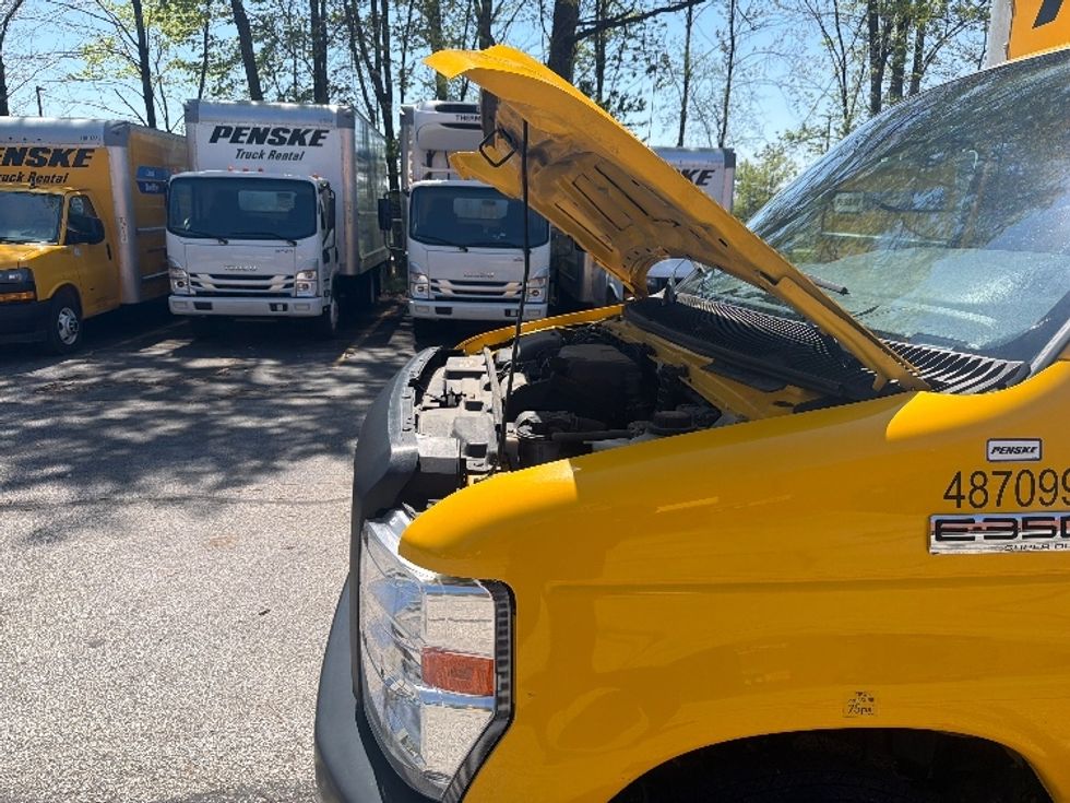 Light Duty Box Truck-Light and Medium Duty Trucks-Ford-2022-E350-Middlefield-OH-104,808\n\t\tmiles-$ 25,250 - Image 21
