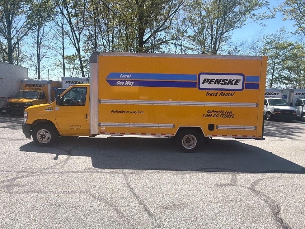 Light Duty Box Truck-Light and Medium Duty Trucks-Ford-2022-E350-Middlefield-OH-104,808\n\t\tmiles-$ 25,250 - Image 4