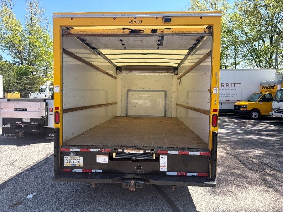 Light Duty Box Truck-Light and Medium Duty Trucks-Ford-2022-E350-Middlefield-OH-104,808\n\t\tmiles-$ 25,250 - Image 7