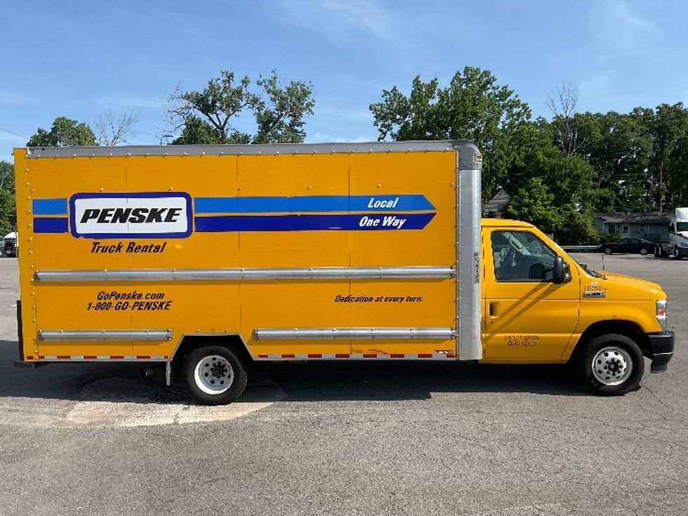 Light Duty Box Truck-Light and Medium Duty Trucks-Ford-2022-E350-Middlefield-OH-106,531\n\t\tmiles-$ 26,500 - Image 14