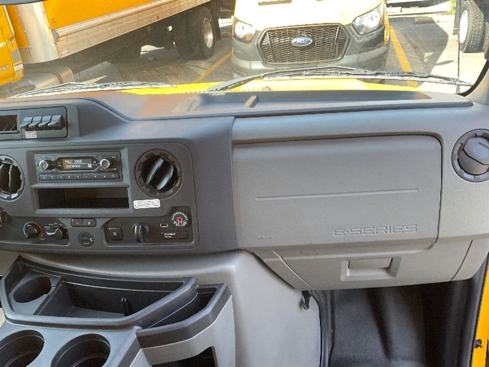 Light Duty Box Truck-Light and Medium Duty Trucks-Ford-2022-E350-Middlefield-OH-106,531\n\t\tmiles-$ 26,500 - Image 20