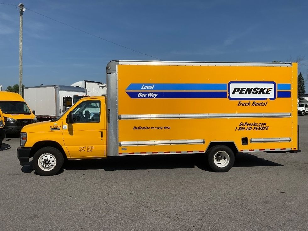 Light Duty Box Truck-Light and Medium Duty Trucks-Ford-2022-E350-Middlefield-OH-106,531\n\t\tmiles-$ 26,500 - Image 4