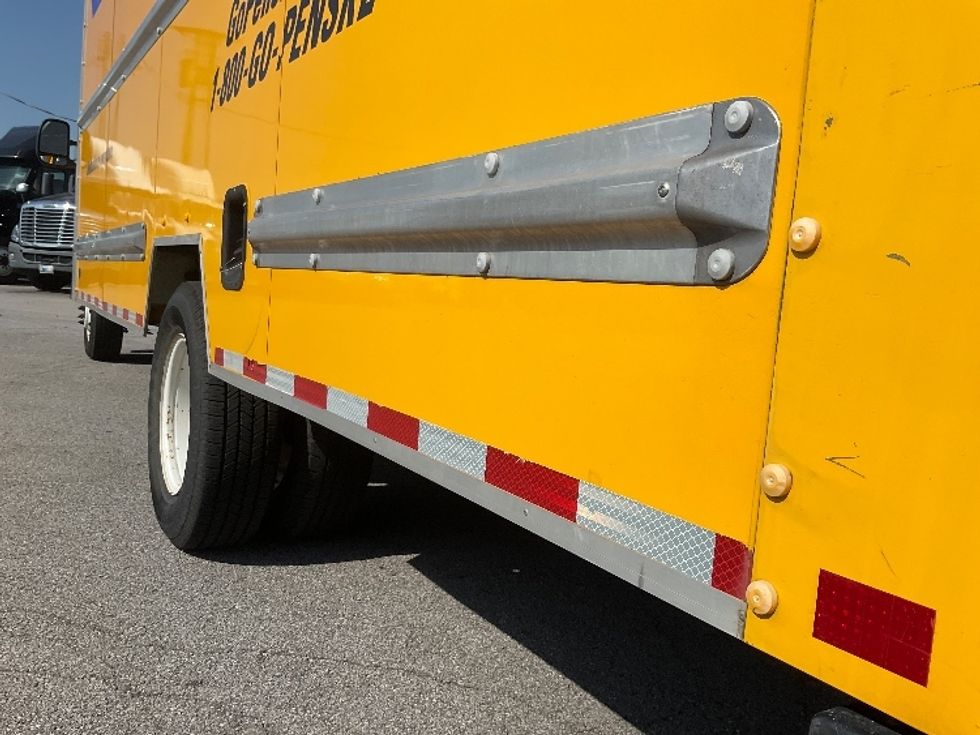 Light Duty Box Truck-Light and Medium Duty Trucks-Ford-2022-E350-Middlefield-OH-106,531\n\t\tmiles-$ 26,500 - Image 5