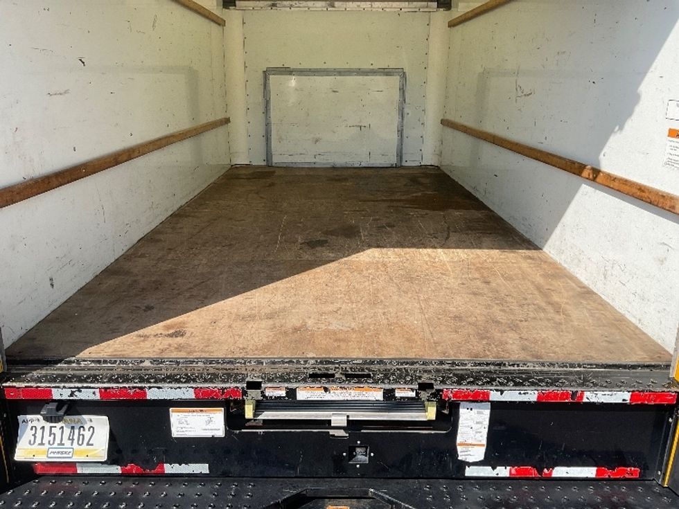Light Duty Box Truck-Light and Medium Duty Trucks-Ford-2022-E350-Middlefield-OH-106,531\n\t\tmiles-$ 26,500 - Image 9