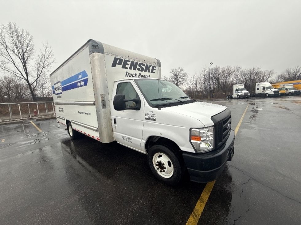 Light Duty Box Truck-Light and Medium Duty Trucks-Ford-2022-E350-Middlefield-OH-109,209\n\t\tmiles-$ 29,000 - Image 1