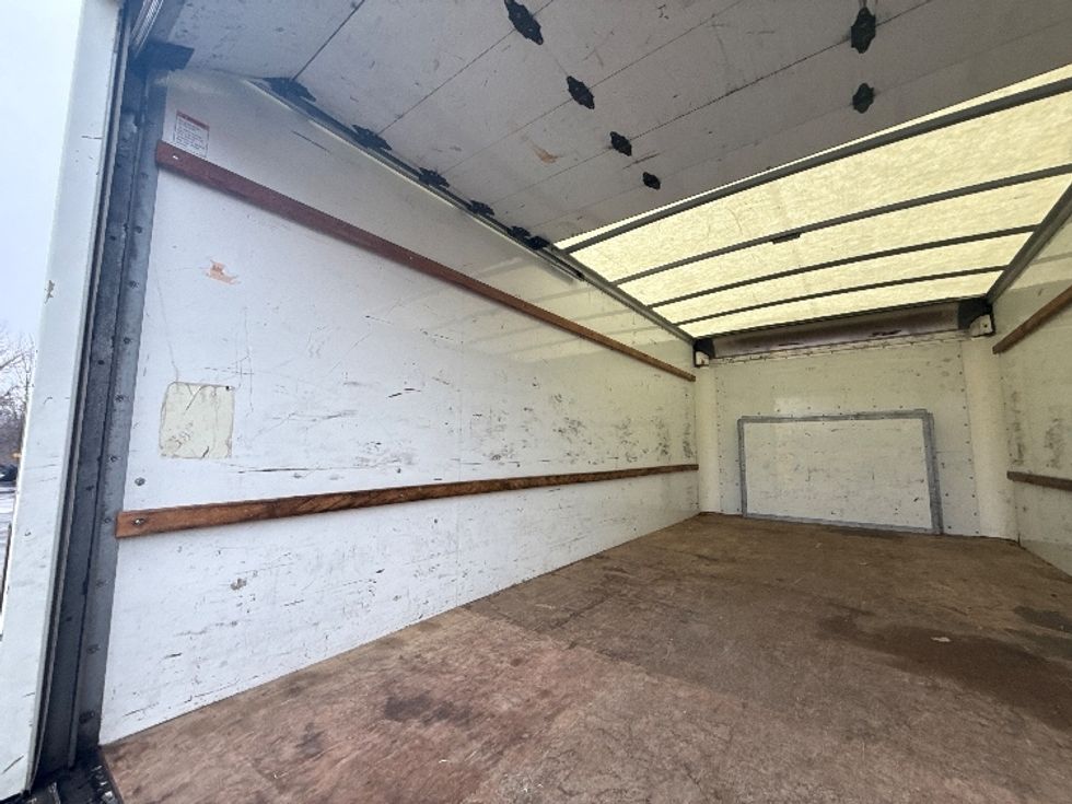 Light Duty Box Truck-Light and Medium Duty Trucks-Ford-2022-E350-Middlefield-OH-109,209\n\t\tmiles-$ 29,000 - Image 10