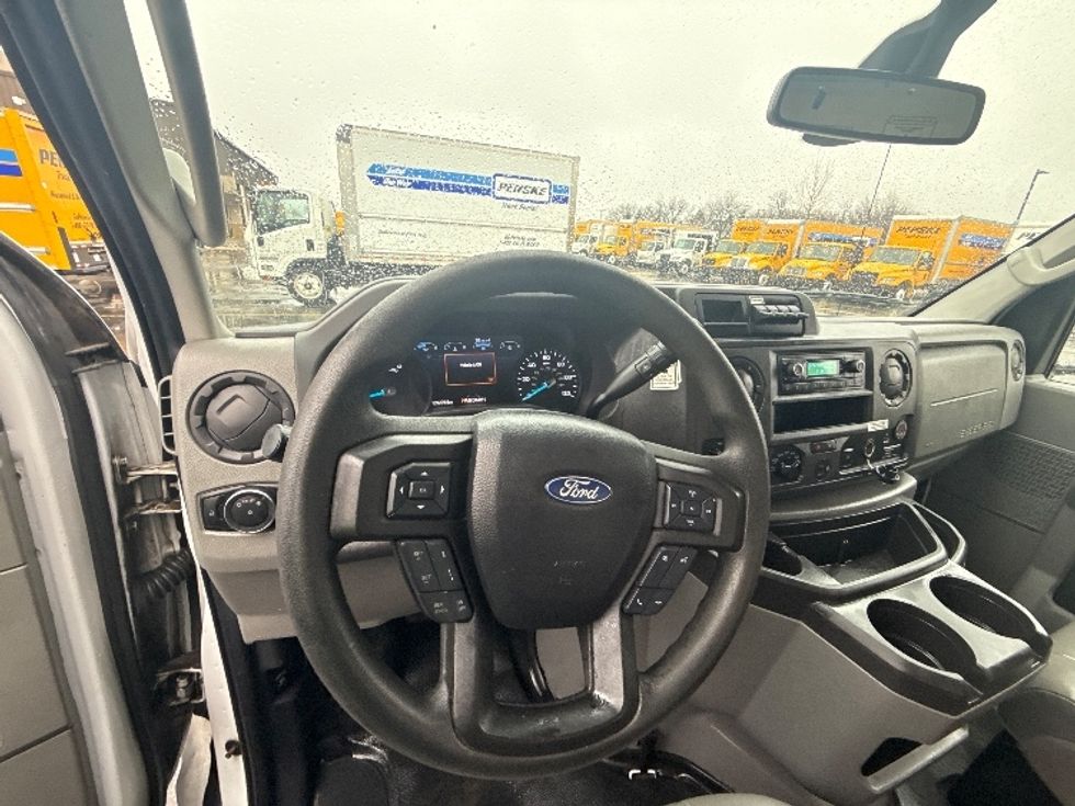 Light Duty Box Truck-Light and Medium Duty Trucks-Ford-2022-E350-Middlefield-OH-109,209\n\t\tmiles-$ 29,000 - Image 17