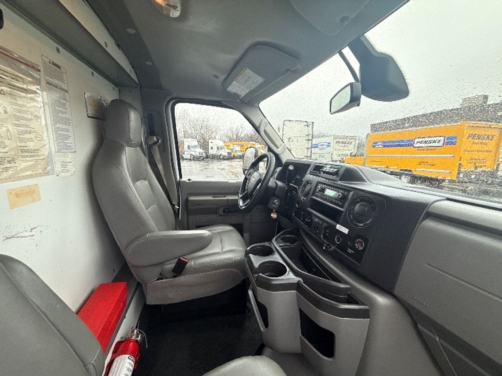 Light Duty Box Truck-Light and Medium Duty Trucks-Ford-2022-E350-Middlefield-OH-109,209\n\t\tmiles-$ 29,000 - Image 21