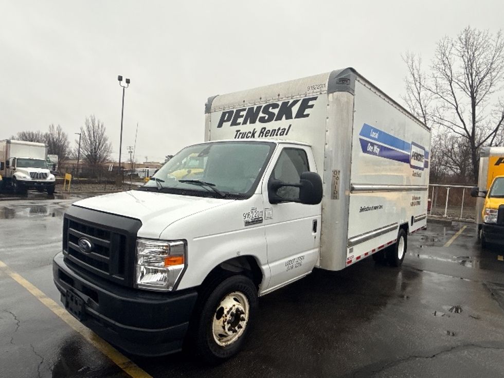 Light Duty Box Truck-Light and Medium Duty Trucks-Ford-2022-E350-Middlefield-OH-109,209\n\t\tmiles-$ 29,000 - Image 3