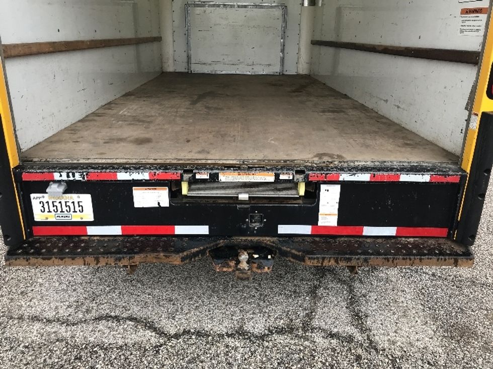 Light Duty Box Truck-Light and Medium Duty Trucks-Ford-2022-E350-Middlefield-OH-110,485\n\t\tmiles-$ 26,000 - Image 10