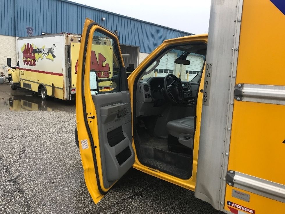 Light Duty Box Truck-Light and Medium Duty Trucks-Ford-2022-E350-Middlefield-OH-110,485\n\t\tmiles-$ 26,000 - Image 16