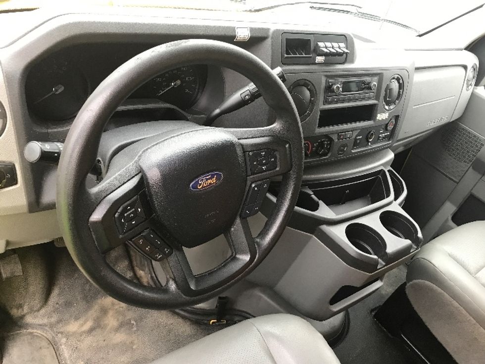 Light Duty Box Truck-Light and Medium Duty Trucks-Ford-2022-E350-Middlefield-OH-110,485\n\t\tmiles-$ 26,000 - Image 18