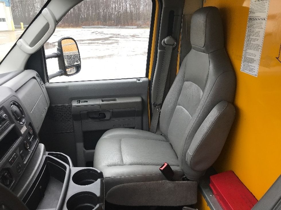 Light Duty Box Truck-Light and Medium Duty Trucks-Ford-2022-E350-Middlefield-OH-110,485\n\t\tmiles-$ 26,000 - Image 19