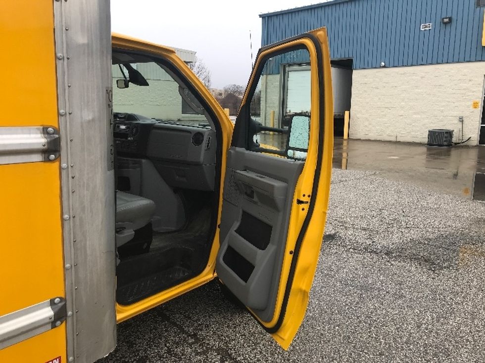 Light Duty Box Truck-Light and Medium Duty Trucks-Ford-2022-E350-Middlefield-OH-110,485\n\t\tmiles-$ 26,000 - Image 20