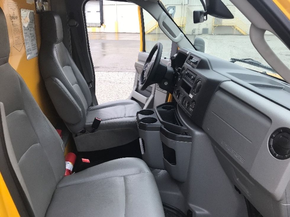 Light Duty Box Truck-Light and Medium Duty Trucks-Ford-2022-E350-Middlefield-OH-110,485\n\t\tmiles-$ 26,000 - Image 22