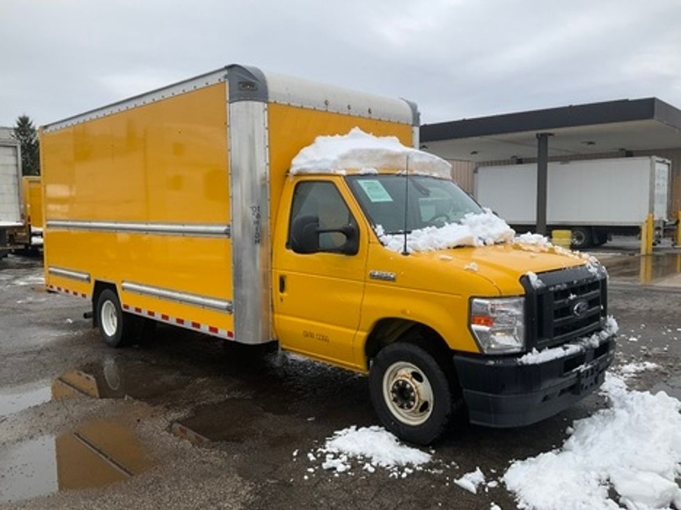 Light Duty Box Truck-Light and Medium Duty Trucks-Ford-2022-E350-Middlefield-OH-125,337\n\t\tmiles-$ 26,250 - Image 1